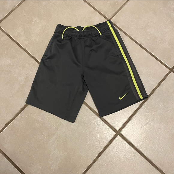 Nike shorts - Picture 1 of 1